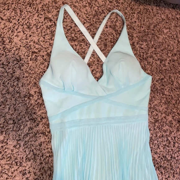 Dress never worn - Picture 2 of 3